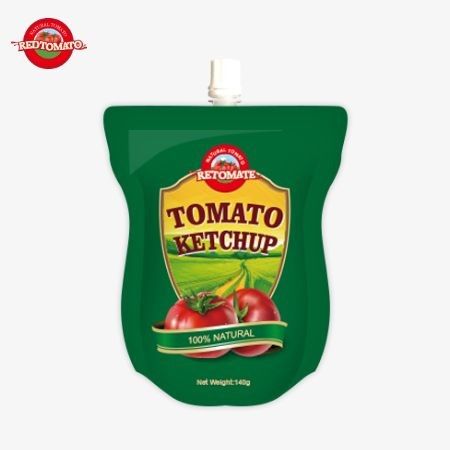 Oferujemy 140g sachetu ketchupu w fabrycznej cenie, który spełnia międzynarodowe standardy i zapewnia wygodę.